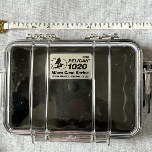 Travelers gift set includes essentials for a trip, cruise, safari, etc. - Picture 2 of 8